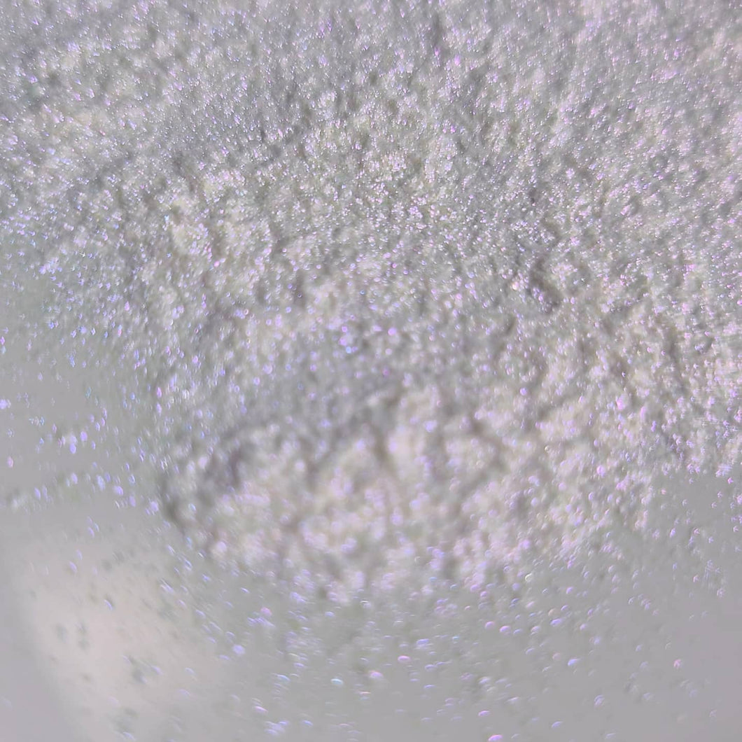 IRIDESCENT PIGMENT